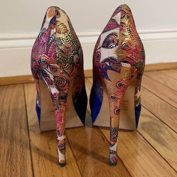 🦚 Peacock High High Heels 🦚 - Picture 7 of 8